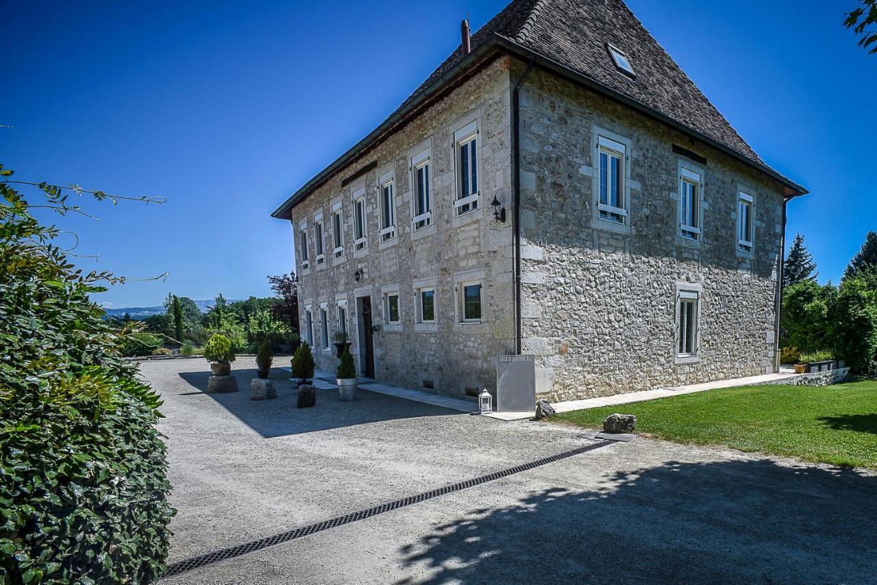 Bed and Breakfast Domaine Du Manoir Les Avenières Exterior foto