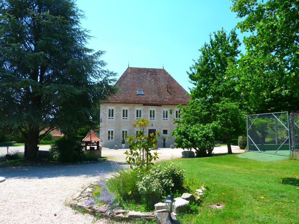 Bed and Breakfast Domaine Du Manoir Les Avenières Exterior foto