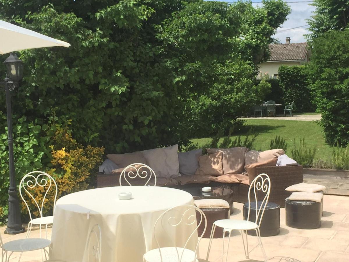 Bed and Breakfast Domaine Du Manoir Les Avenières Exterior foto