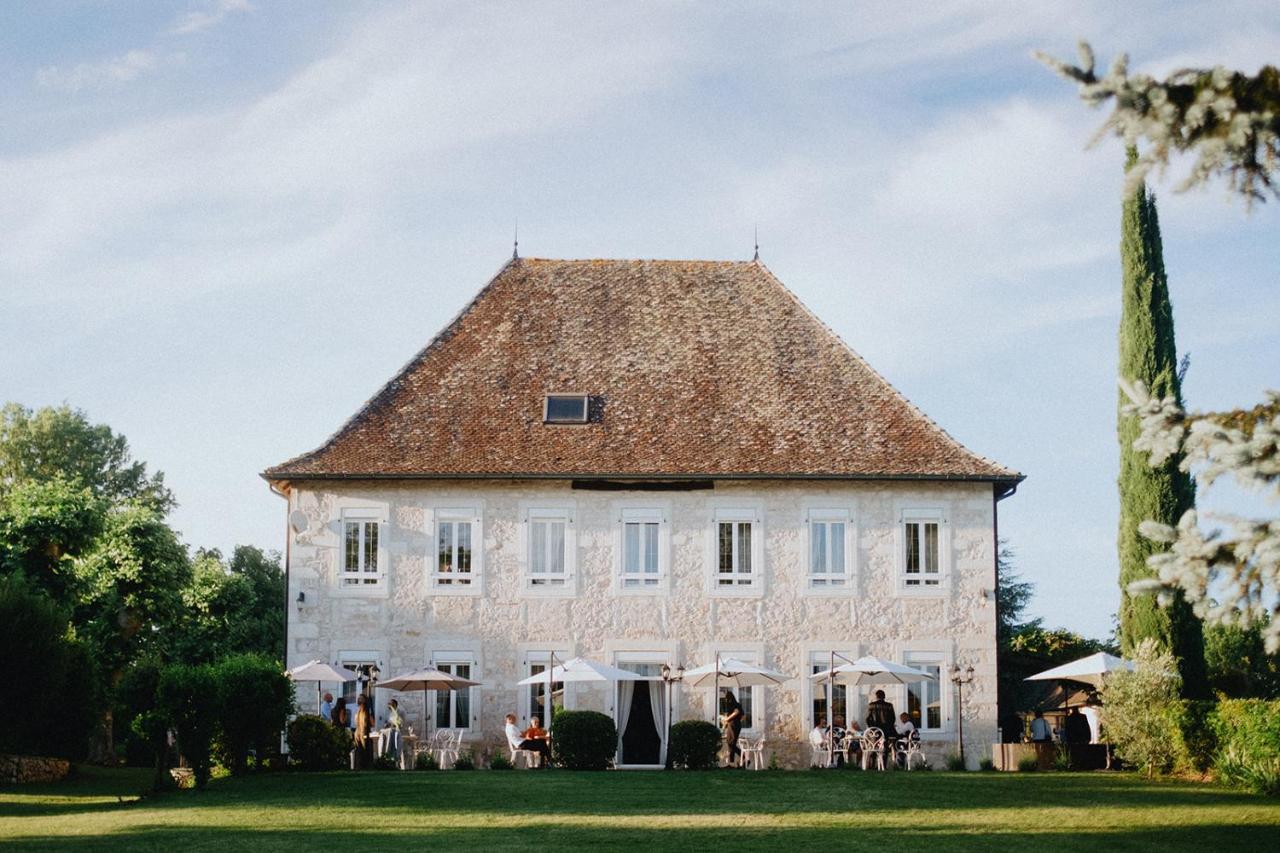 Bed and Breakfast Domaine Du Manoir Les Avenières Exterior foto