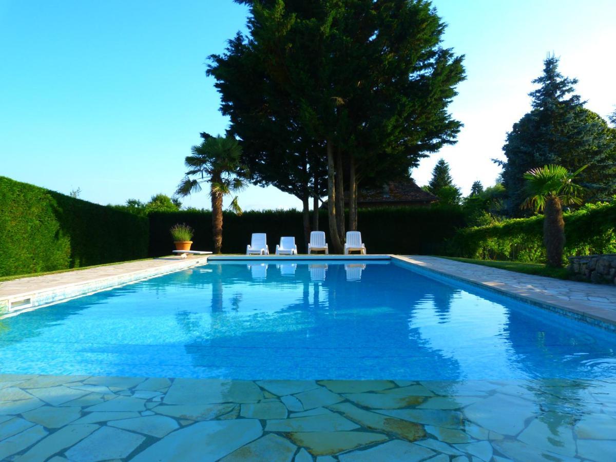 Bed and Breakfast Domaine Du Manoir Les Avenières Exterior foto