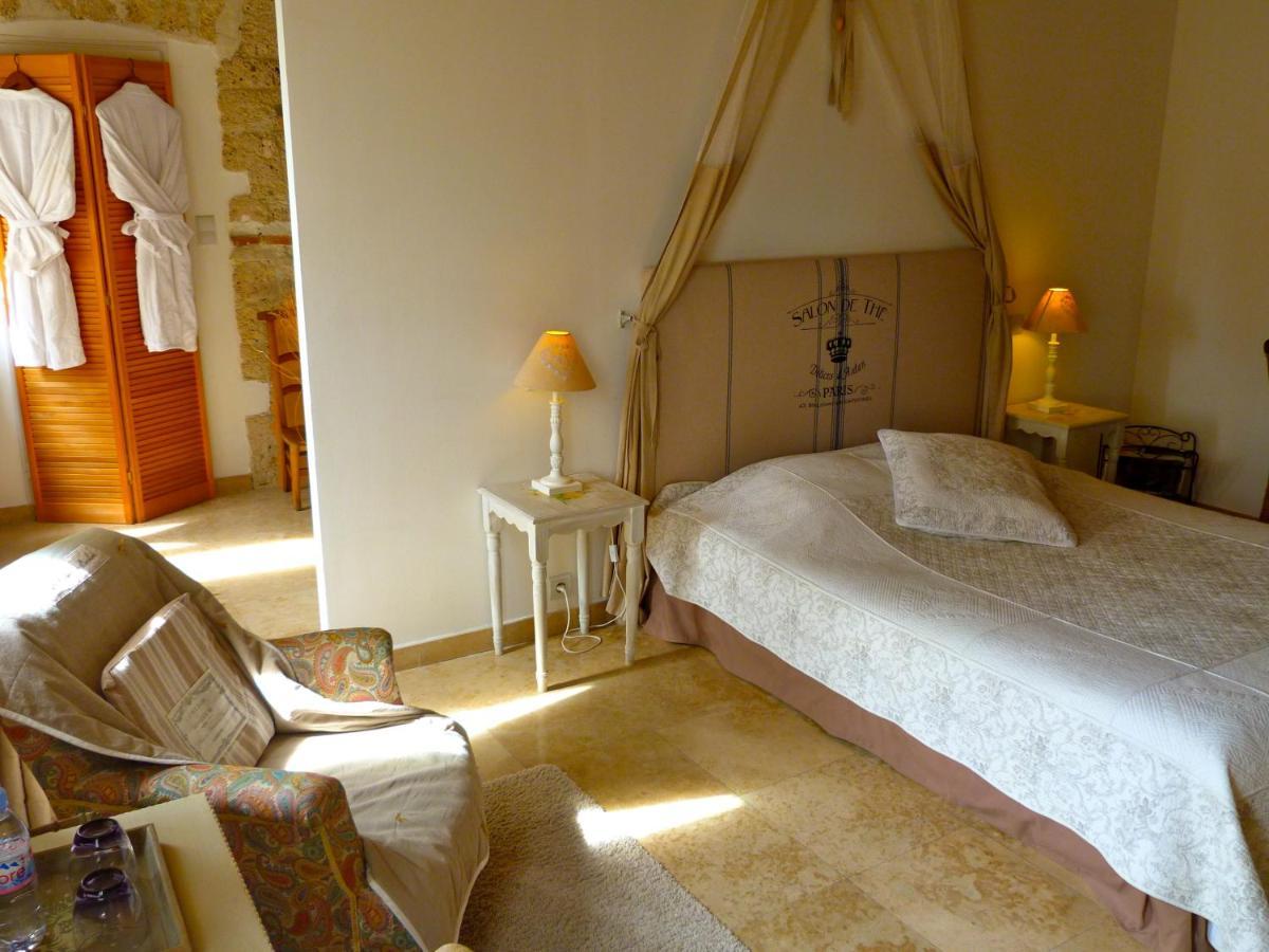 Bed and Breakfast Domaine Du Manoir Les Avenières Exterior foto
