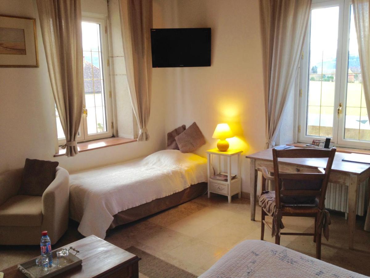 Bed and Breakfast Domaine Du Manoir Les Avenières Exterior foto
