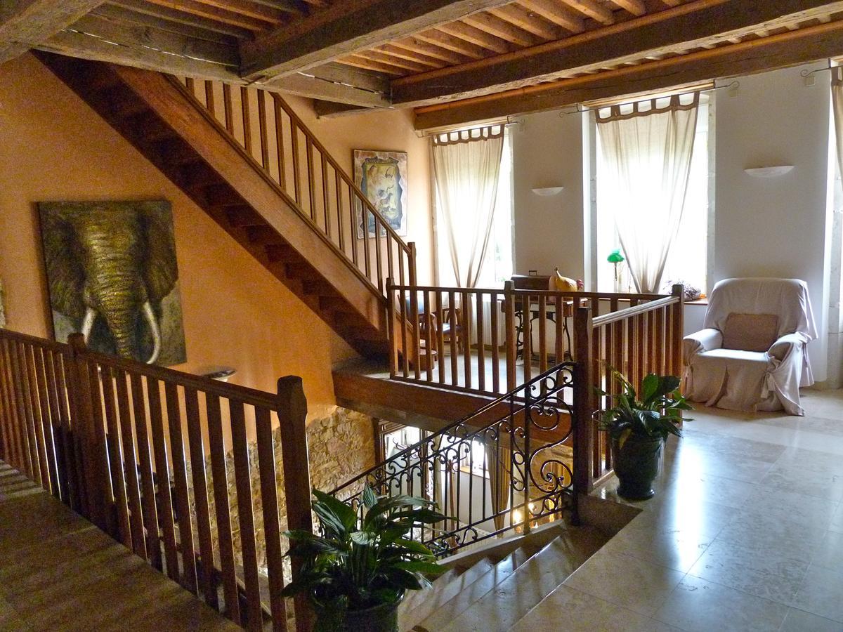 Bed and Breakfast Domaine Du Manoir Les Avenières Exterior foto