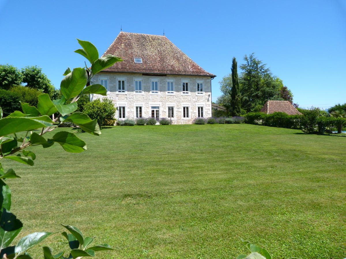 Bed and Breakfast Domaine Du Manoir Les Avenières Exterior foto