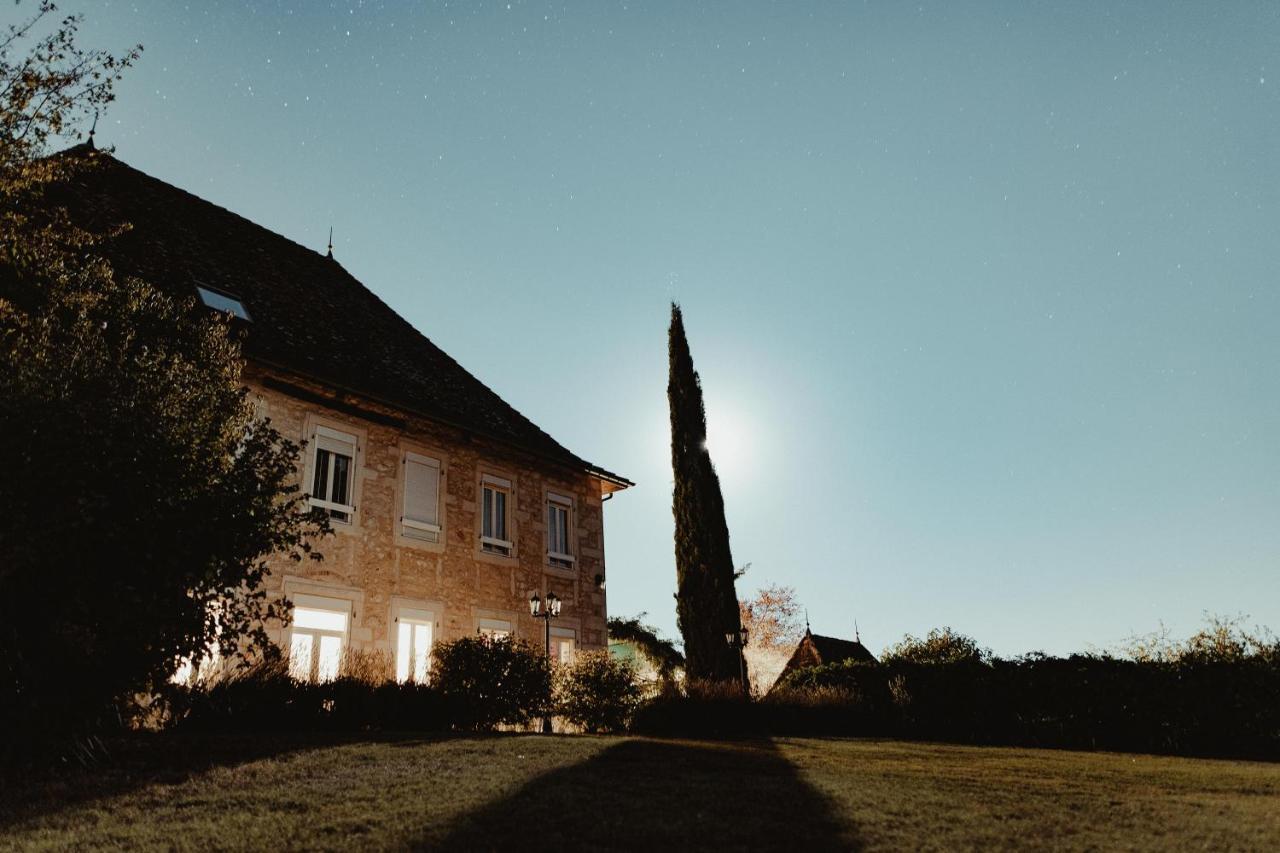 Bed and Breakfast Domaine Du Manoir Les Avenières Exterior foto